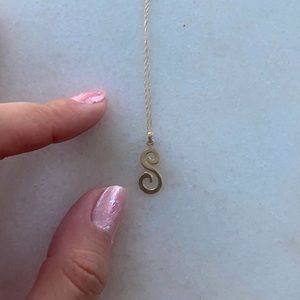 “S” 18k Yellow gold necklace charm